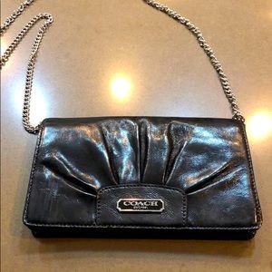 Coach clutch with chain